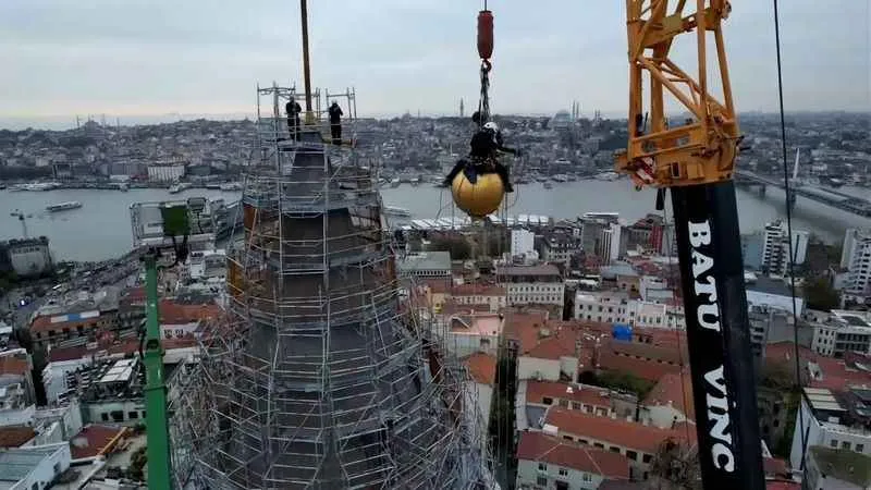 Galata Kulesi'nde 63 metre yükseklikte nefes kesen restorasyon